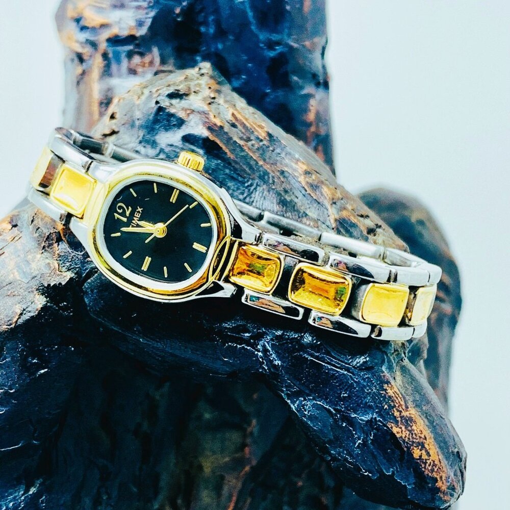Timex J9 Vintage Ladies Gold/Silver Tone/Black Dial Bracelet Watch New Battery!